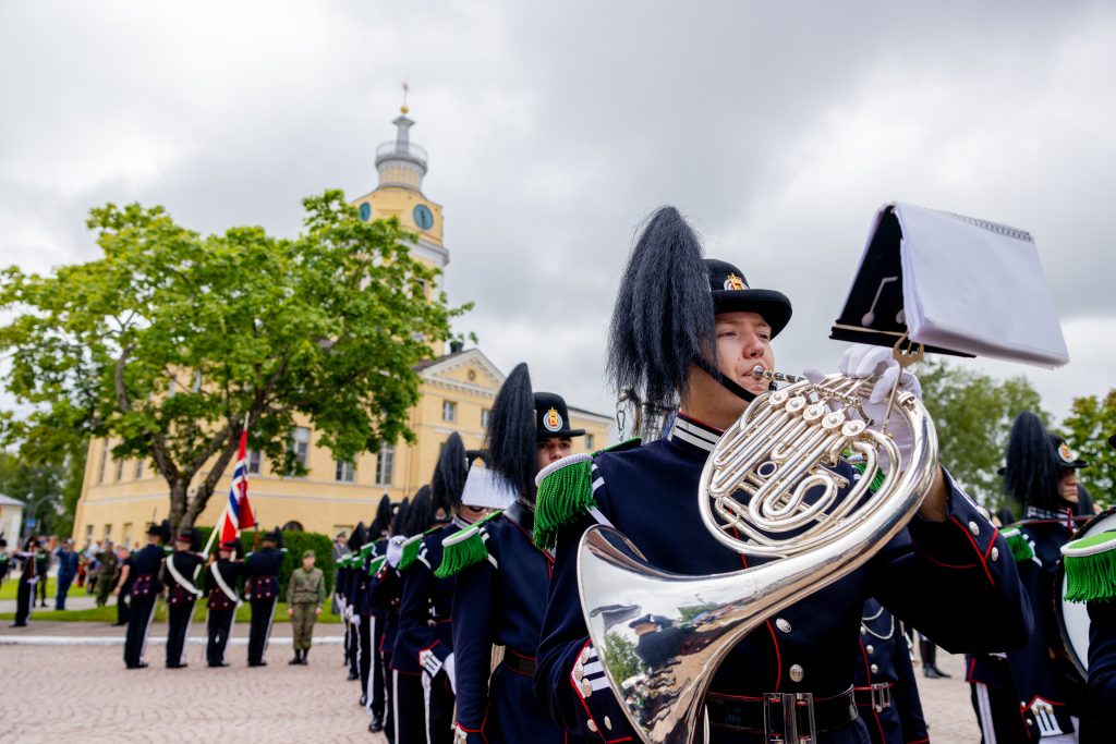 Soittajat raatihuoneella.